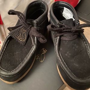 youth wallabee shoes